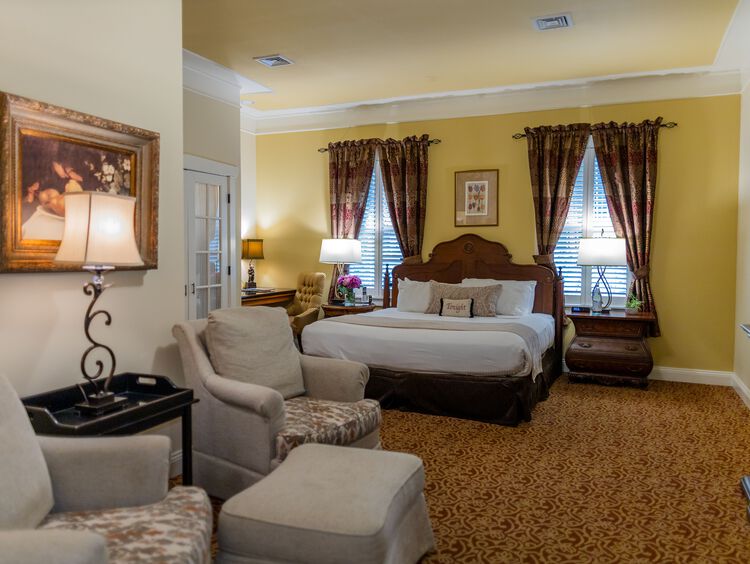King Coach Room