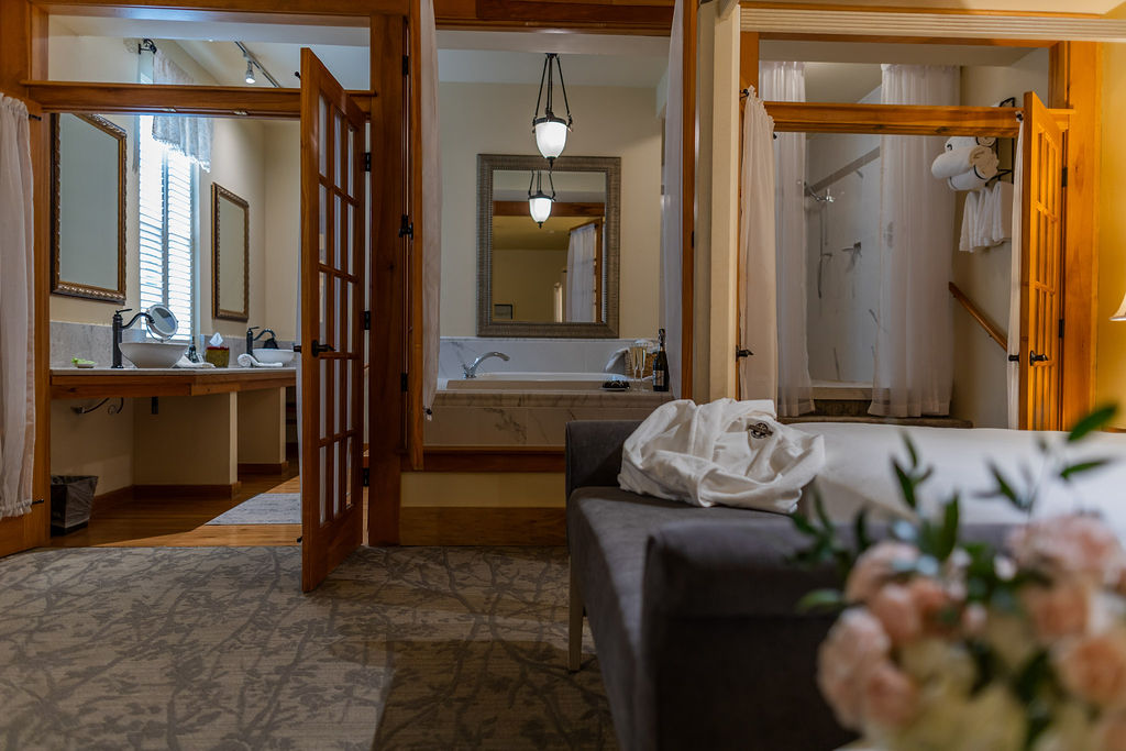 Living area in hotel room