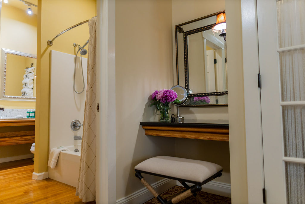 Coach Room Vanity and Bath