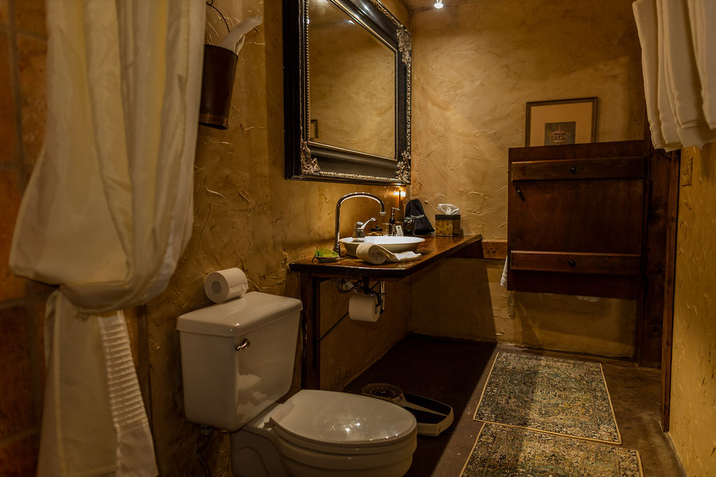 Club Room Powder Room
